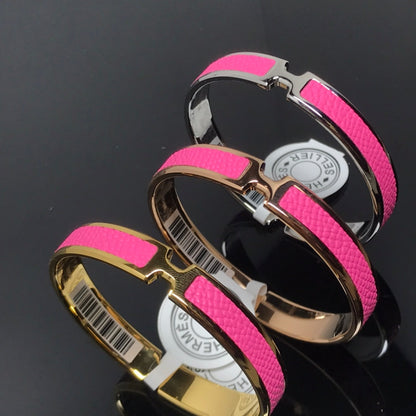 H Pig Nose Pink Bracelet