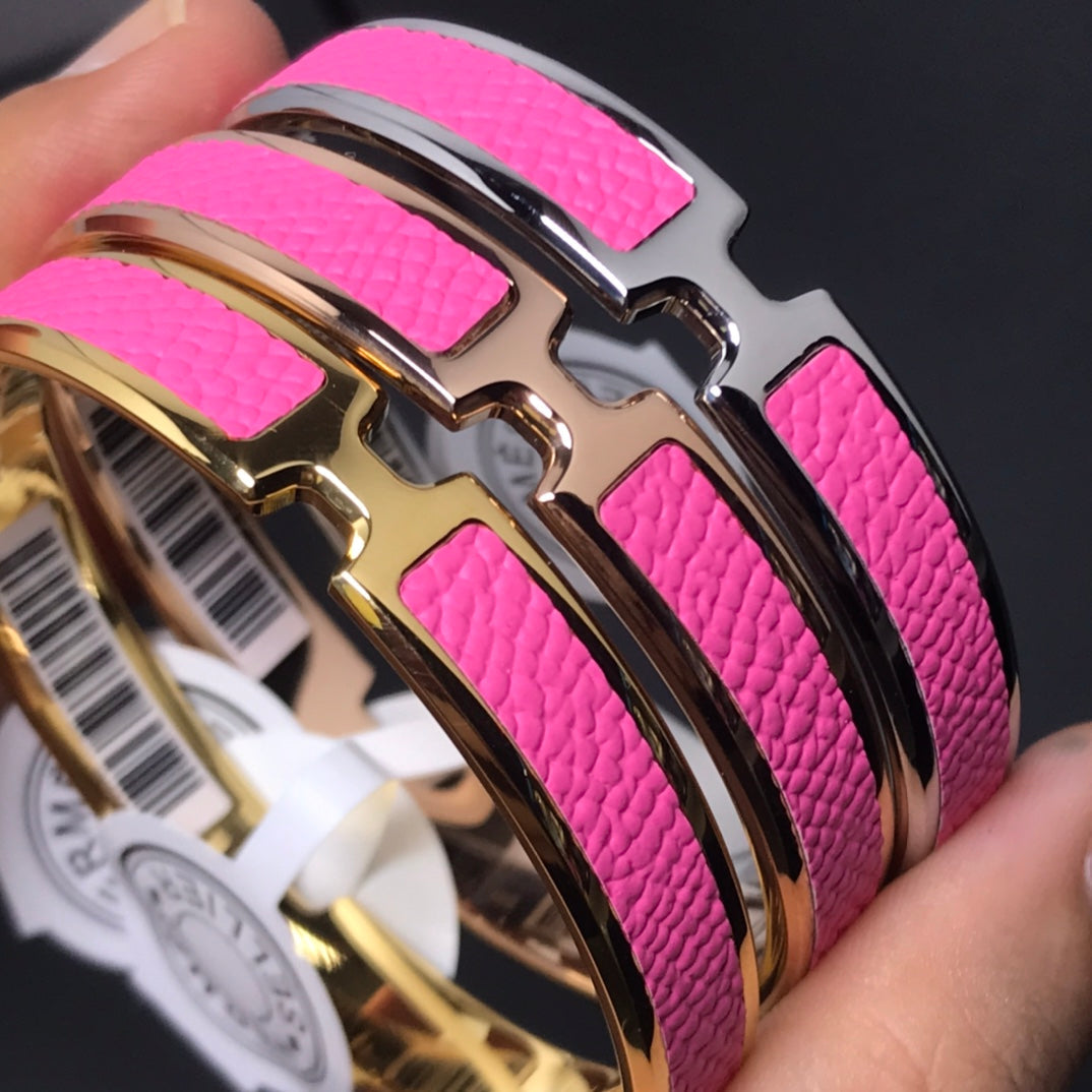 H Pig Nose Pink Bracelet