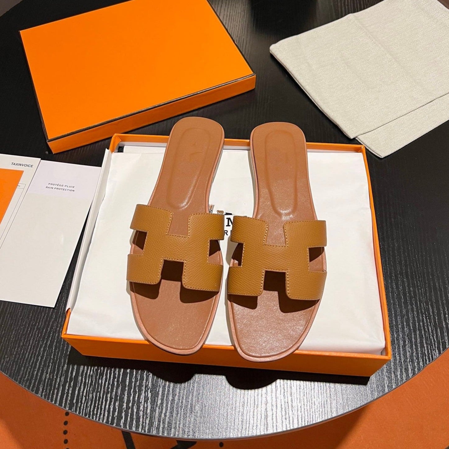 0RAN SANDAL Leather