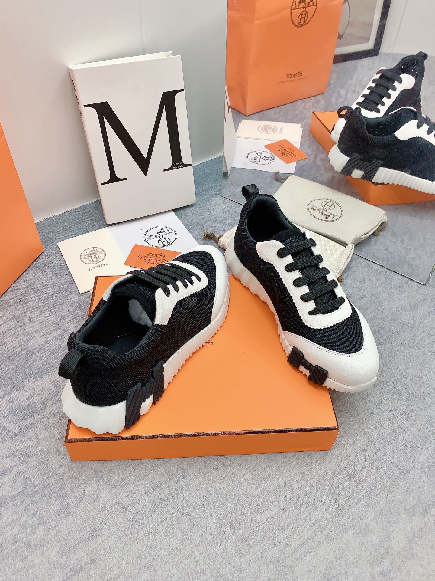 HM Bouncing Sneaker In Black Mesh Fabric 106459