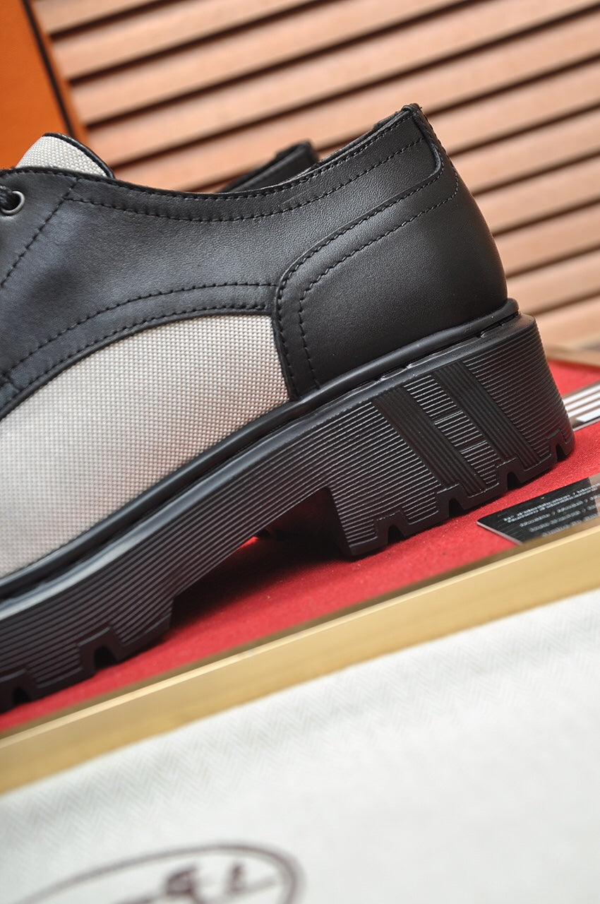 HM DANIEL TRAMPING SHOE BLACK AND CREAM BREATHABLE FABRIC