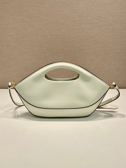 DUMPLING BAG 30 IN WHTE CALFSKIN