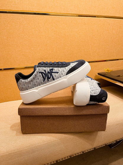 CD HOMME THICK-SOLE SNEAKERS BLACK AND WHITE JACQUARD