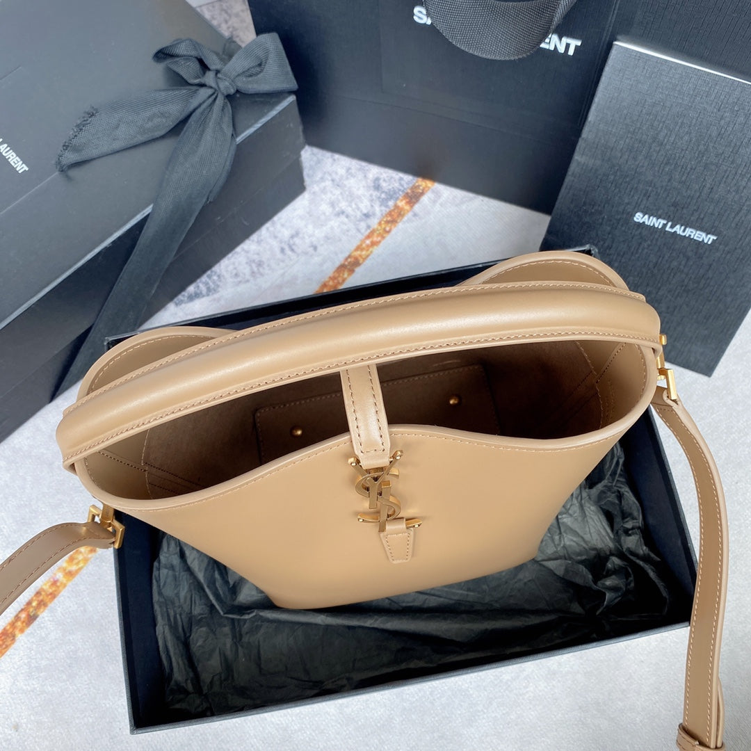 le 37 small 17cm dark beige shiny calfskin