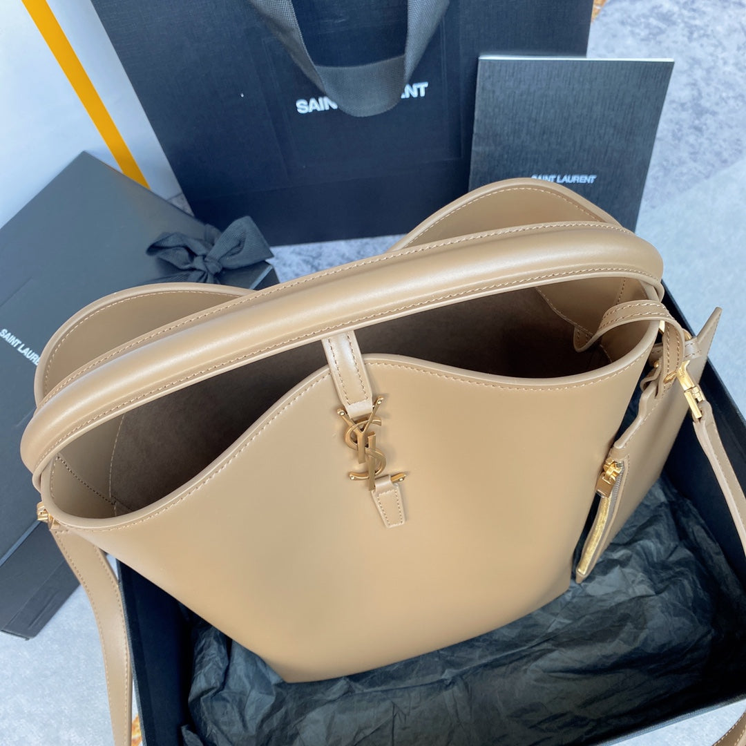 le 37 20cm dark beige shiny calfskin