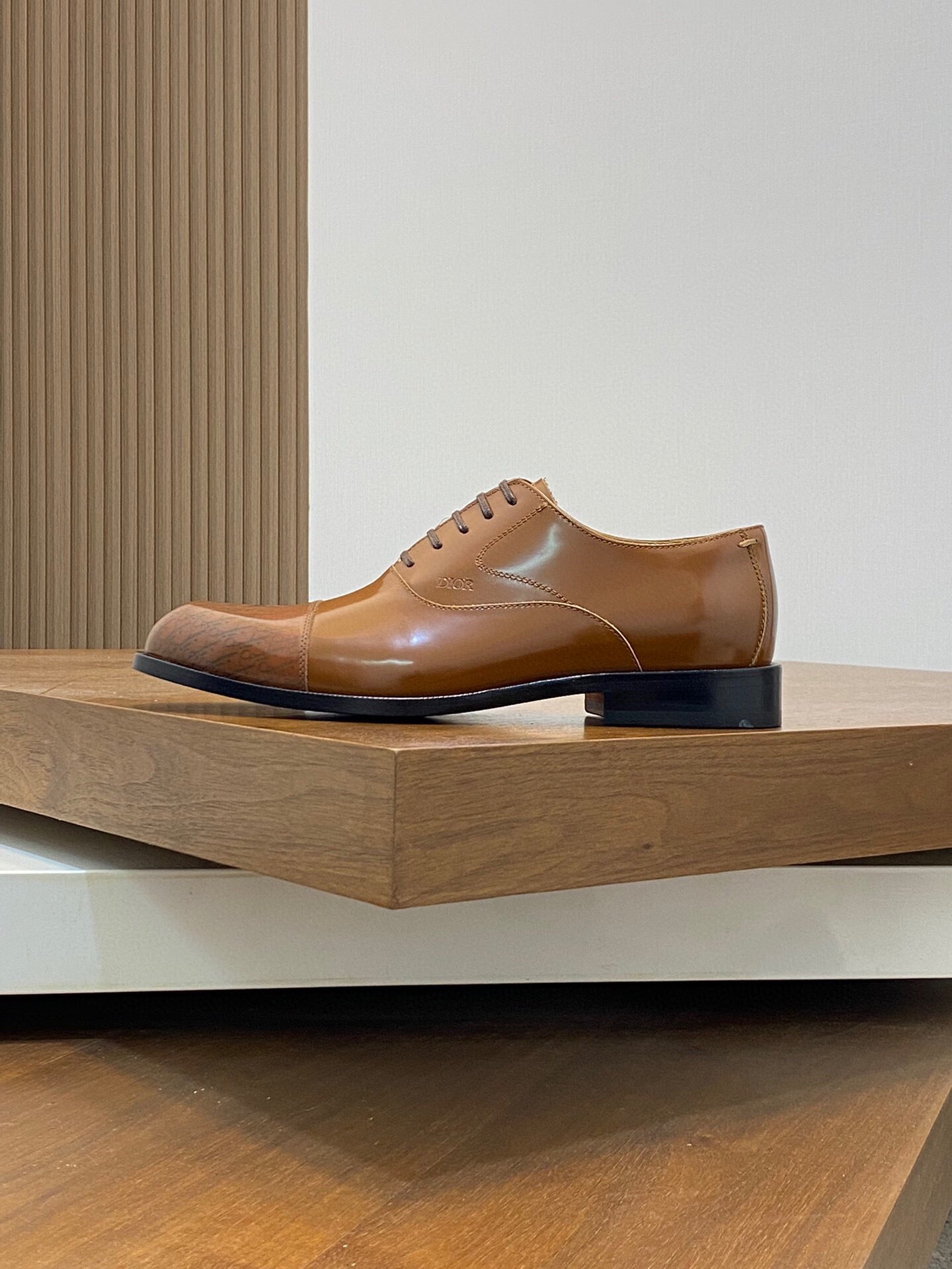 CD TIMELESS SIMPLE OXFORD TAWNY POLISHED CALFSKIN