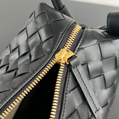 BV Loop Top Handle 19cm Black Lambskin