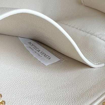 BV Concert Pouch 18.5cm White Lambskin