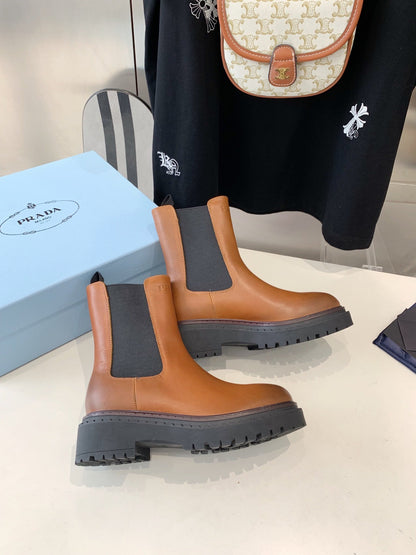 ANKLE BOOTS IN CINNAMON BROWN CALFSKIN