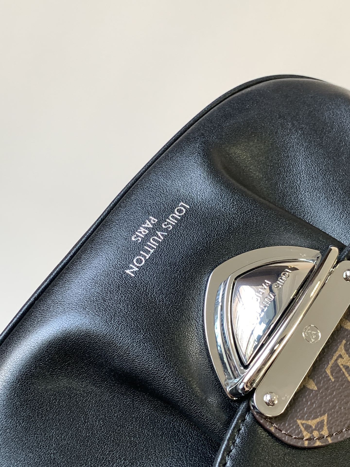 LV Sunset Vibe Handbag Black Sheepskin 241290
