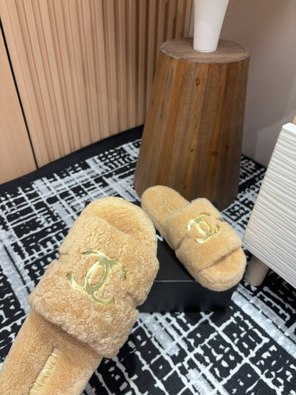CC Slippers Beige Wool Fleece