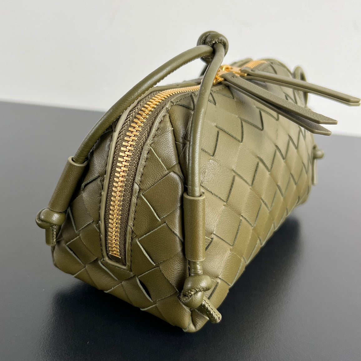 BV Concert Pouch 18.5cm Khaki Lambskin