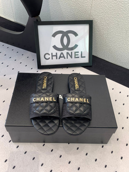 CC Slippers In Black Quilted Cowhide 147027
