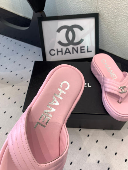 CC Thong Slippers In Pink Lambskin 147049