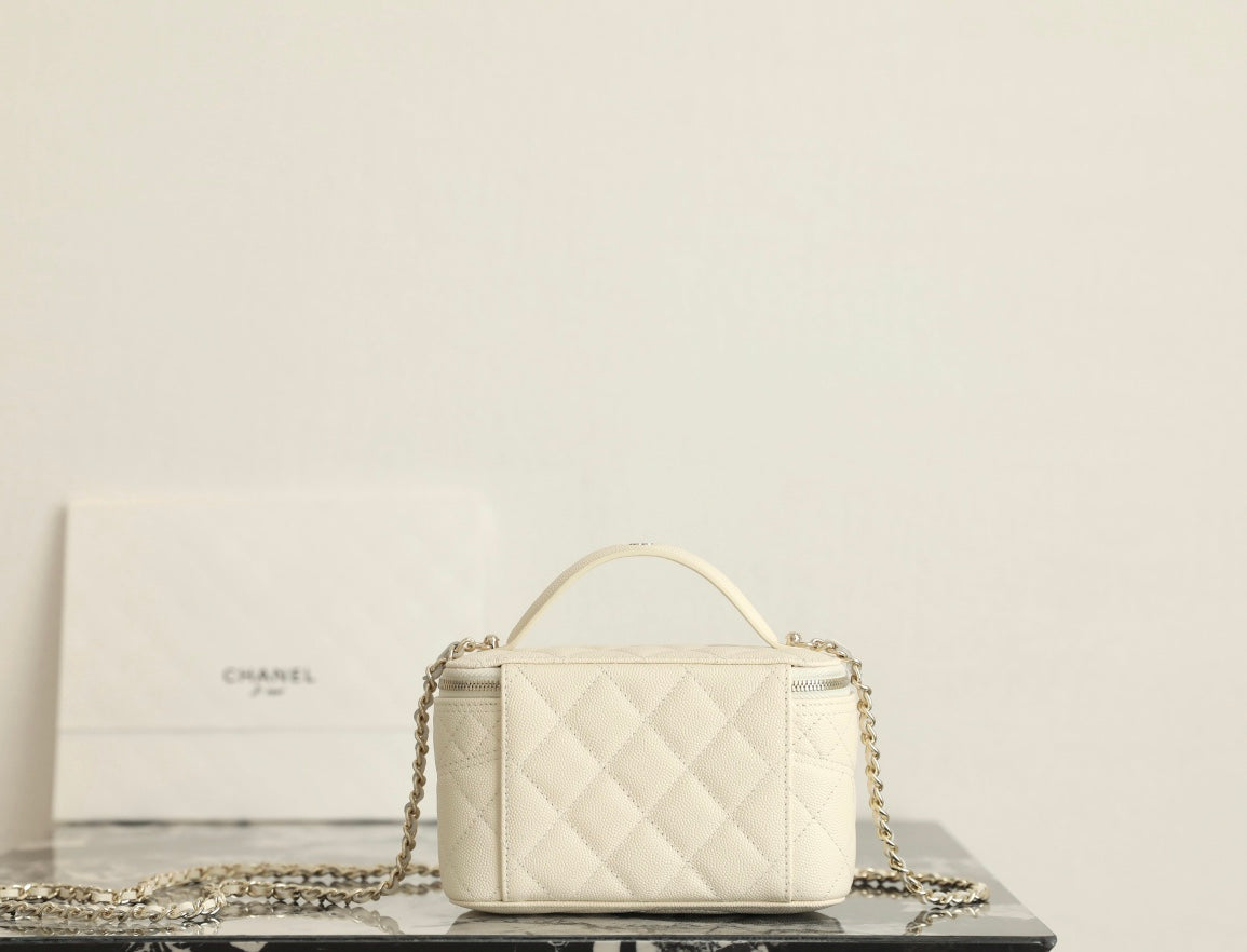 CC 25C Vanity 17cm Cream Grained Calfskin
