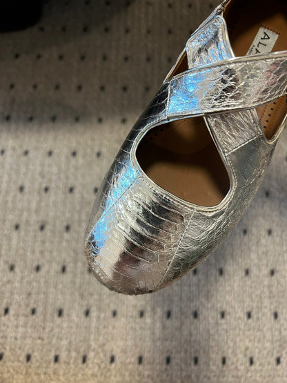 Alaia 25 Criss Cross With Stud Ballet Flats Silver Sheepskin 303696