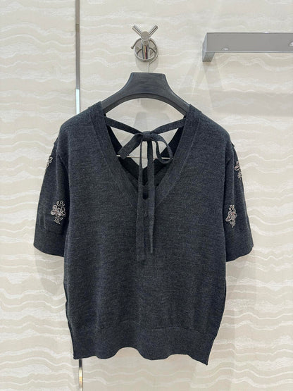Fendi Beaded Flower V-neck Knitted Small Top Black Gray Wool