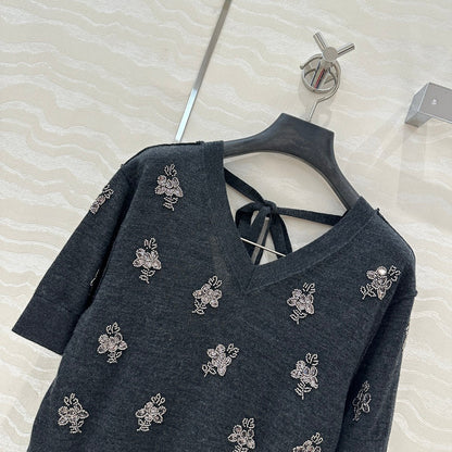 Fendi Beaded Flower V-neck Knitted Small Top Black Gray Wool