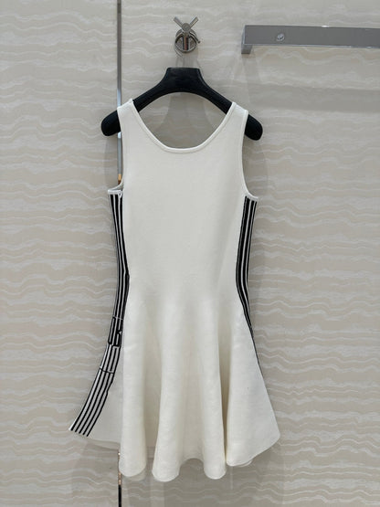 CD U-neck Large A-line Skirt White Viscose Polyamide
