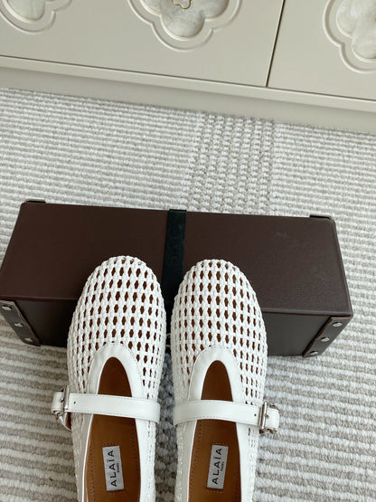 Alaia Women's Ballet Flat White Lambskin 291054