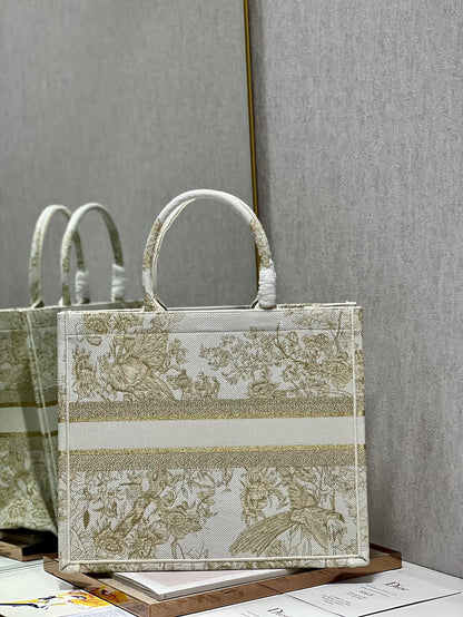CD Golden Magpie Book Tote 42cm Bag Canvas 336588
