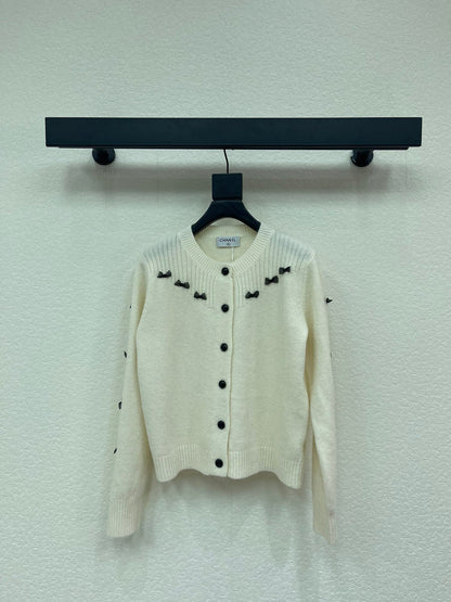 CC 26 Wool Cardigan With Small Bow 331297
