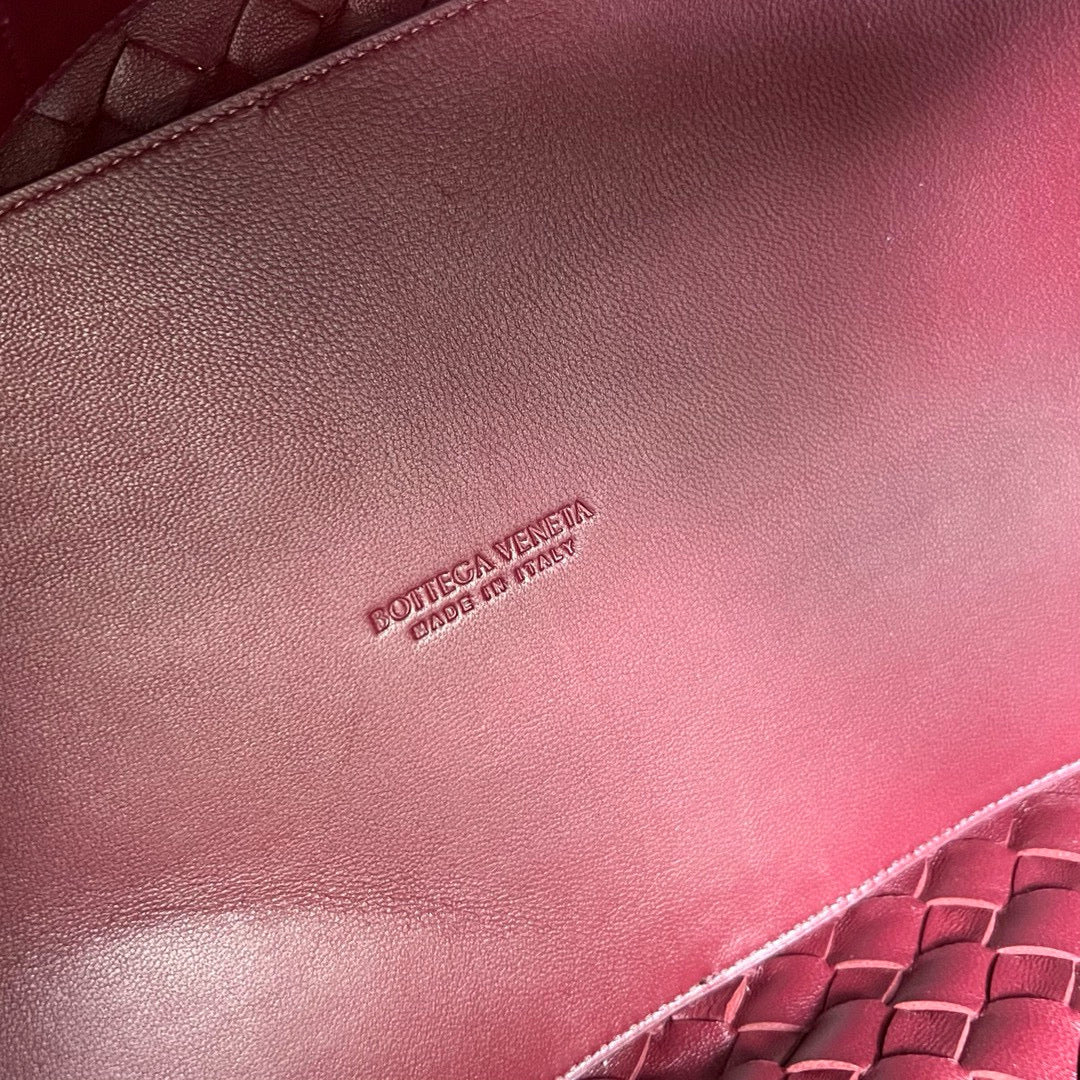 BV LARGE ANDIAMO 45CM DARK RED LAMBSKIN