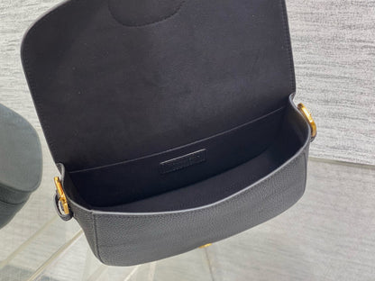 CD 25 MEDIUM BOBBY 22CM BLACK GRAINED CALFSKIN GOLD HARDWARE