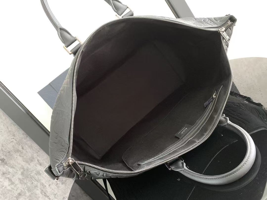 Weekender 40 Black Dior Gravity Leather and Black Grained Calfskin