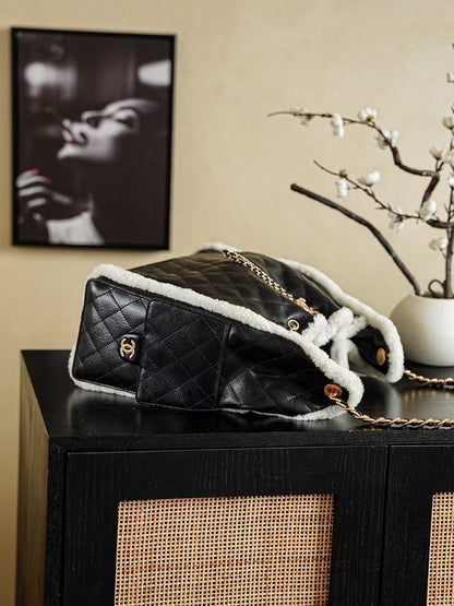 CC 25C Hobo Bag 40cm Black White Lambskin Gold Hardware