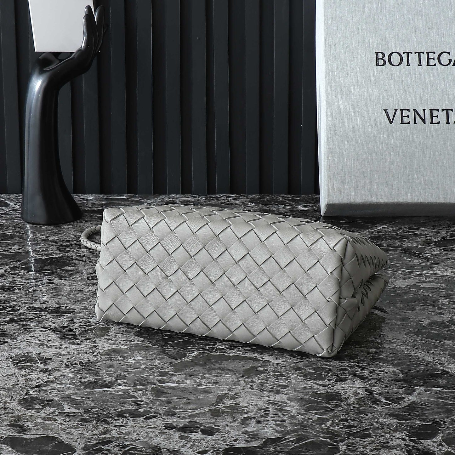BV 2025 Andiamo 25cm Sterling Color Lambskin