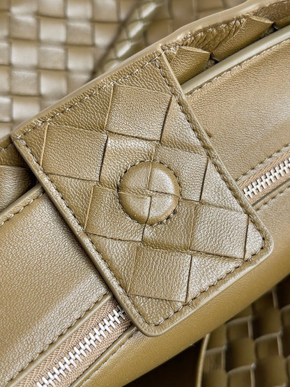 Bottega Veneta 2026 Andiamo Bag 42cm Muddy Brown Nappa Leather