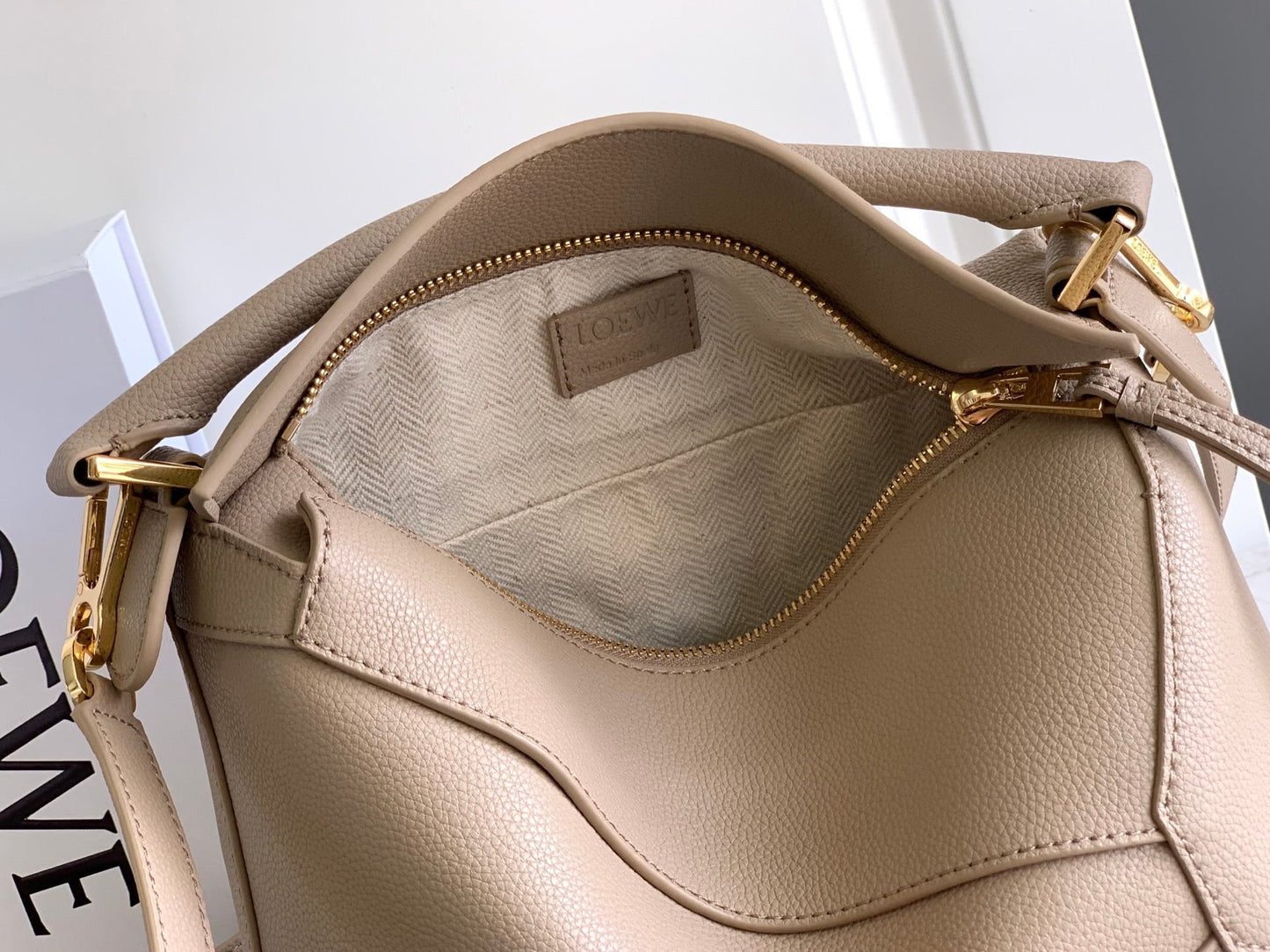 Loewe 2026 Puzzle Bag 24 Beige Grained Calfskin