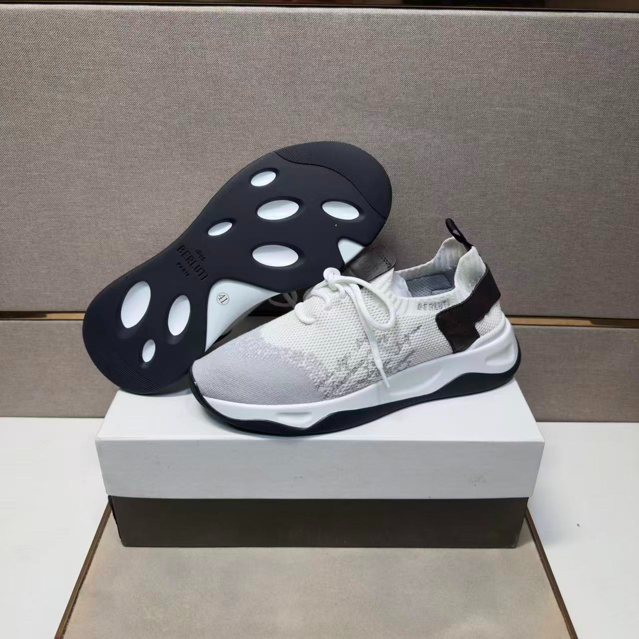 HM Sneaker