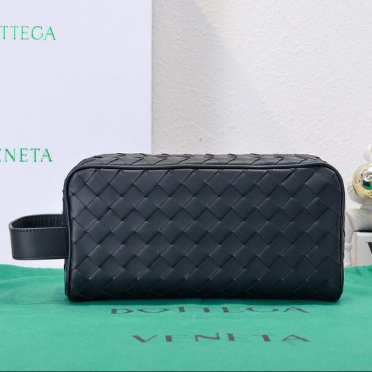 Bottega Veneta 2026 Barrel Bag 26cm Black Leather