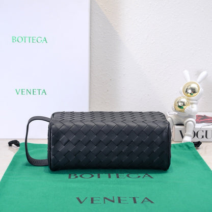 Bottega Veneta 2026 Barrel Bag 26cm Black Leather