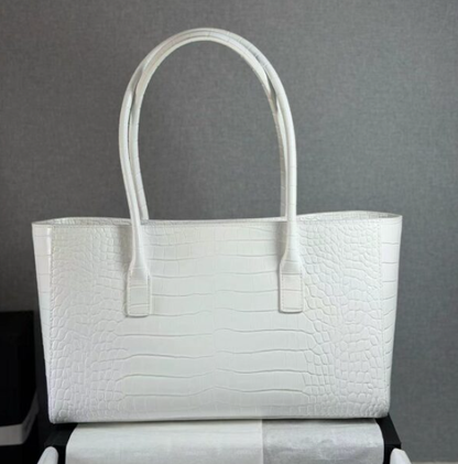 Chanel 25 Crocodile-embossed 40cm Bag White Cowhide 322960