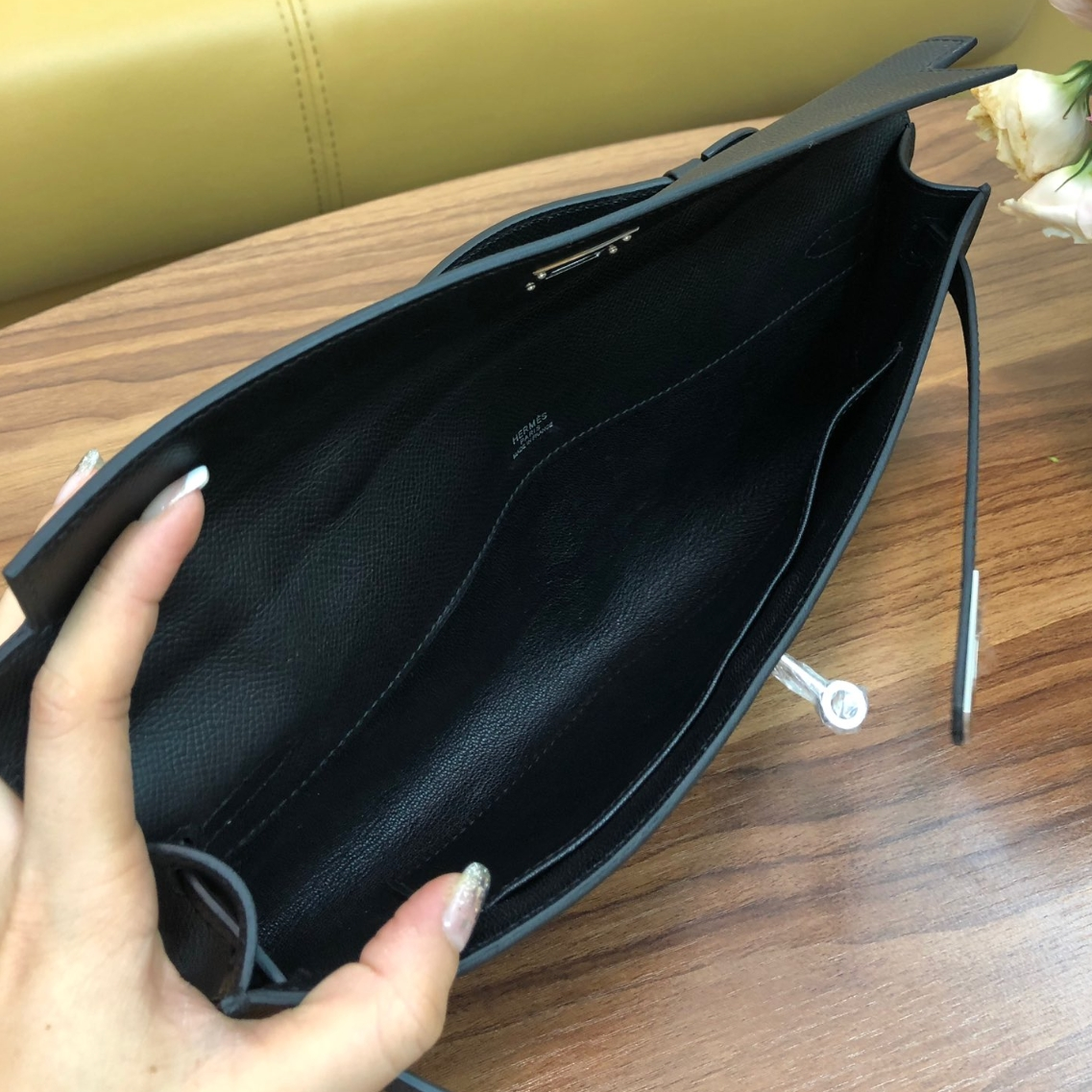 HM Kelly Cut 31cm Black Swift Leather Shw