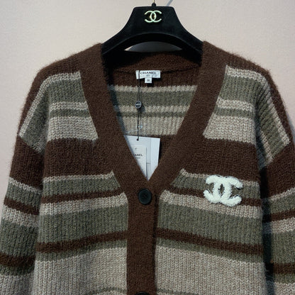 Chanel 25 Knitted V-Neck Button-Up Cardigan Wool 320070