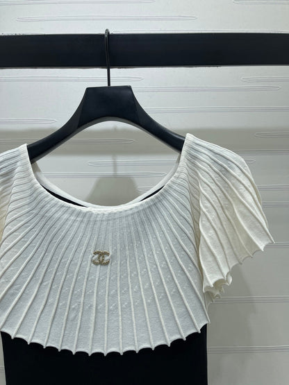 Chanel 2026  Pleated Collar Top Black and White Polyester Viscose