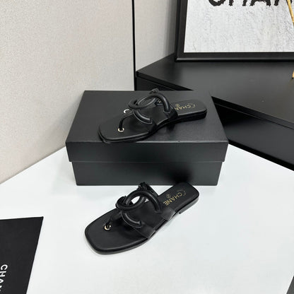Chanel 2026 Flat Filp-Flops Leather Cowhide 822819