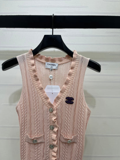 Chanel 2026 Ruffled Knit V-neck Vest Wool 395750