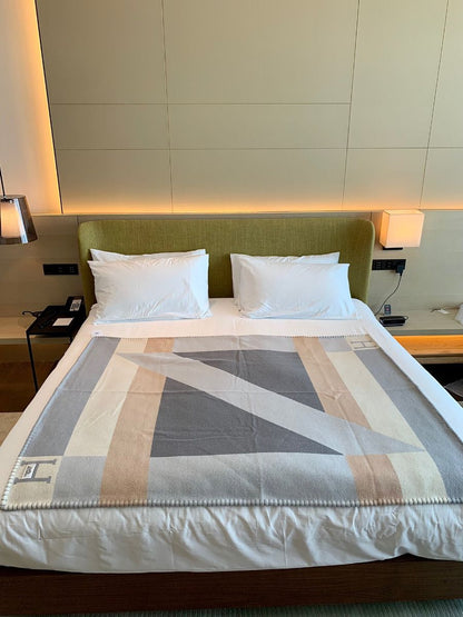 HM Drapeau Blanket Acier and Perle Wool Cashmere