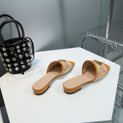 GG MATELASSÃ‰ CANVAS SLIDES PINK LOGO
