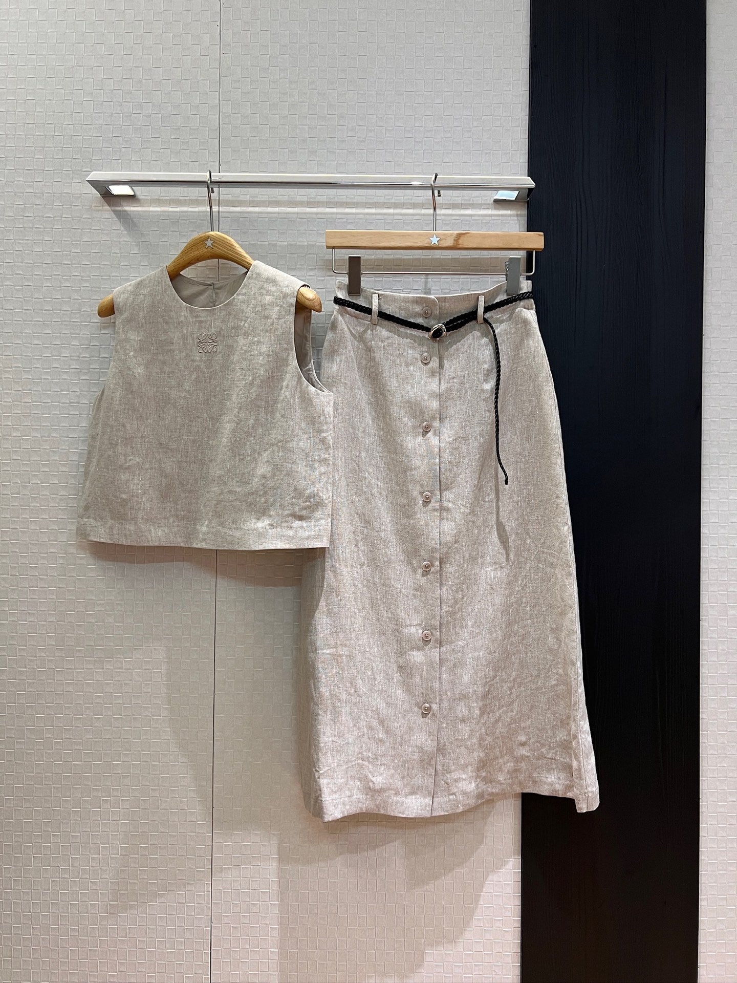 Loewe Set Red And Beige Linen