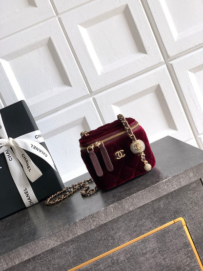 Chane 2026 Vanity Case 11cm Velvet