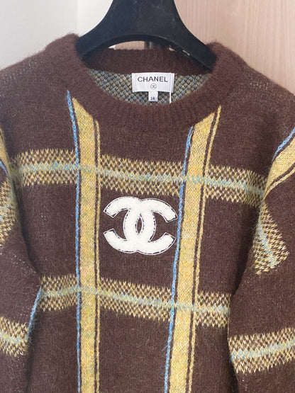Chanel 2025 Two-tone Long Sleeve Sweater Wool 99240