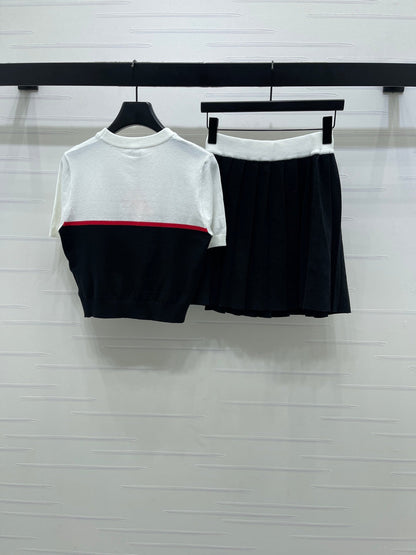 Miumiu 2026 Crew Neck Knit Short-sleeved Pleated Skirt Set Wool 352667