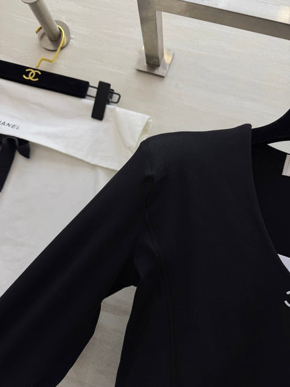 Chanel 2026 V-Neck Long-Sleeve Top Black and Off-white Cotton