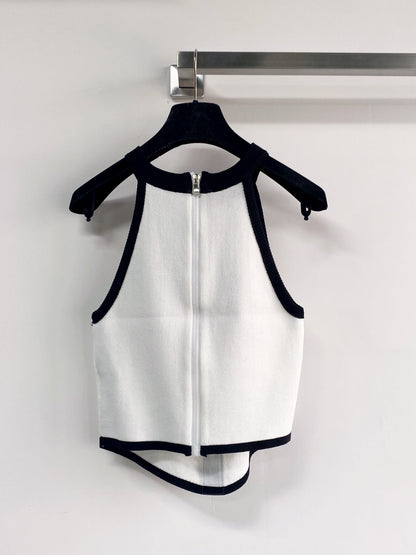 Chanel 2026 Color-Blocked Knitted Vest with Rhinestone-Studded 972720